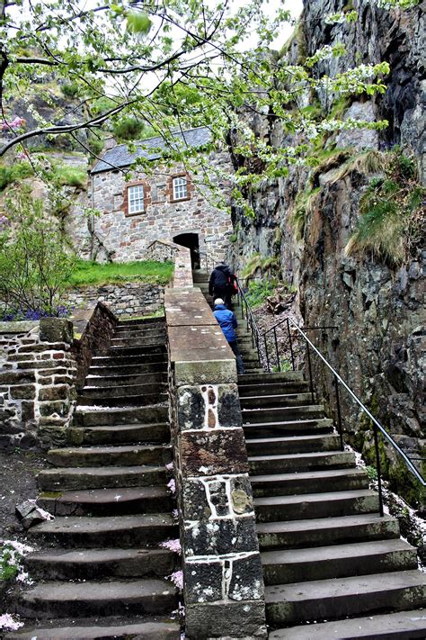 https://flic.kr/p/UjTm34 | Dumbarton Castle | Scotland Scotland Castles ...