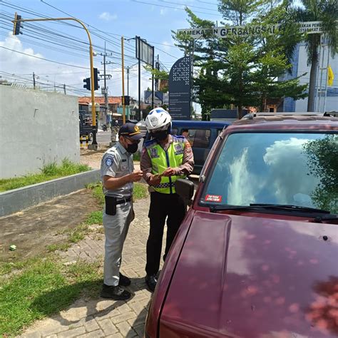 Jasa Raharja Pamekasan Bersama Tim Pembina Samsat Gelar Operasi