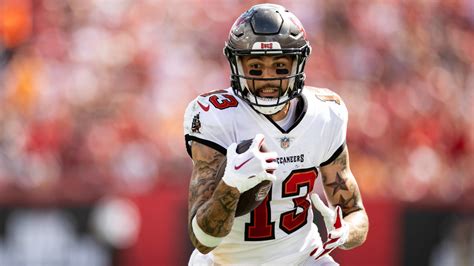 Nfl Reviewing Postgame Incident Between Mike Evans Officials Yardbarker