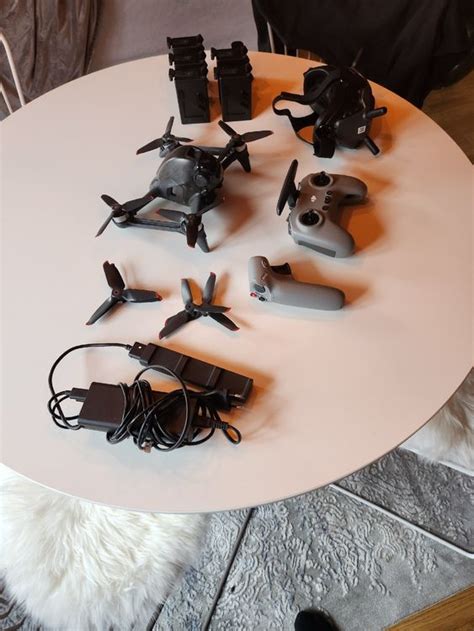 Dji Fpv Drohne Komplett Mit Akkus Motion Controller Kaufen Auf