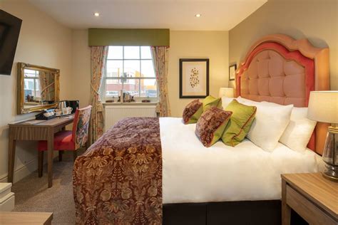 Classic Double Room The Tudor House Hotel