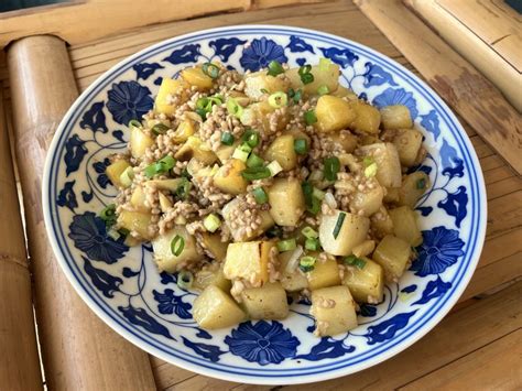 おうちで中華 土豆炒肉末（じゃが芋と豚ひき肉の炒めもの）｜酒徒（しゅと） 「あたらしい家中華」早くも9刷！