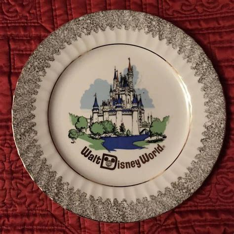 Vintage 1970s Walt Disney World Collectible Souvenir Ceramic Plate