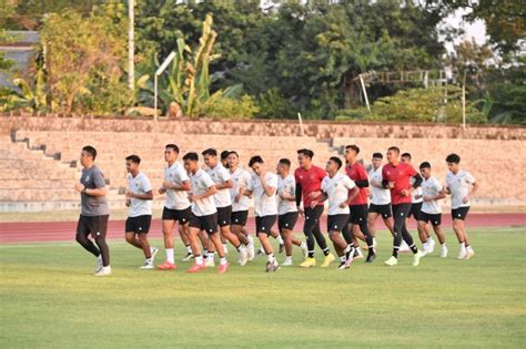 Jelang Kualifikasi Piala Asia U 23 Skuad Garuda Muda Lahap Menu