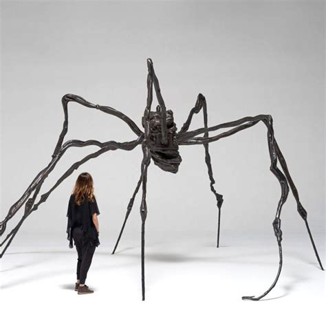 This Giant Spider Sculpture Recently Auctioned For 32 8 Million Suckstobebroke