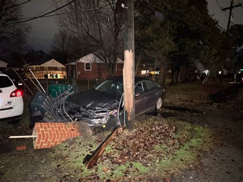 Driver Injured After Crashing Into Power Pole In Henrico County Wric Abc 8news