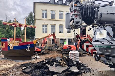 Leinen Los Warum Vor Der Grundschule In Niederfrohna Ein Meter