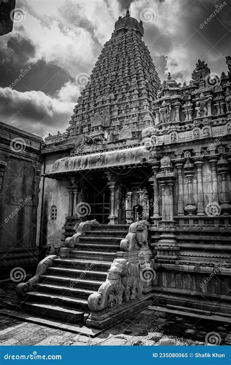 Tanjore Big Temple Or Brihadeshwara Temple Was Built By King Raja Raja Cholan In Thanjavur ...