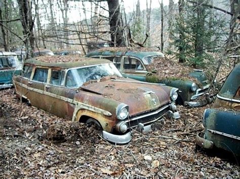 Photo Gallery: Abandoned Cars and Trucks | Abandoned cars, Abandoned ...