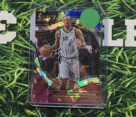 Panini Select Courtside Blue White Purple Cracked Ice Prizm