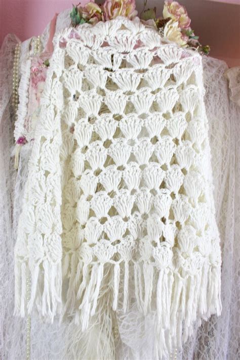 Vintage 70s White Crochet Shawl Crochet Knit Ponchos Gem