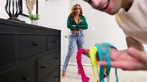 Richelle Ryan Super Hot MILF