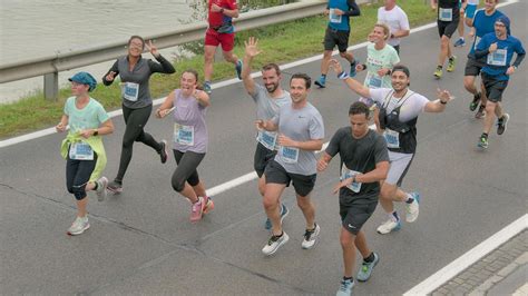 Laufend für den guten Zweck Spendenerfolg beim Wachaumarathon