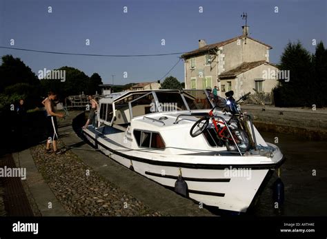 Carcassonne Canal du Midi Stock Photo - Alamy