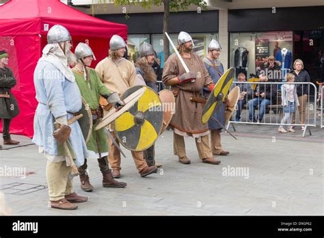 Viking reenactment hi-res stock photography and images - Alamy