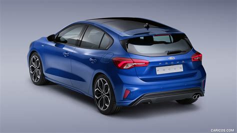 2019 Ford Focus Hatchback ST-Line (Euro-Spec) | Rear Three-Quarter