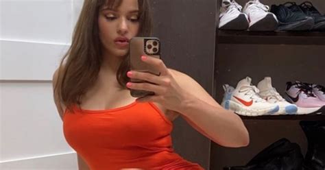 Rosal A Sube La Temperatura En Instagram Con Un Sensual Posado Topless