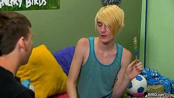 Evan obtiene cada centímetro de la polla de Preston XVIDEOS