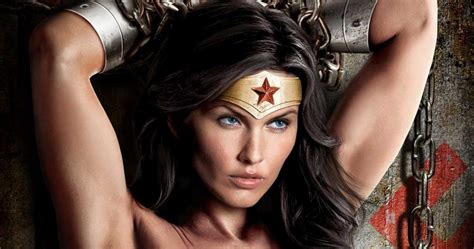 Will Wonder Womans Batman V Superman Costume Be Revealed Today