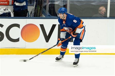 Uniondale Ny June New York Islanders Defenseman Noah Dobson