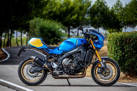 Prueba Yamaha Xsr Probamos La Naked Retro Con Carenado Moto Pro