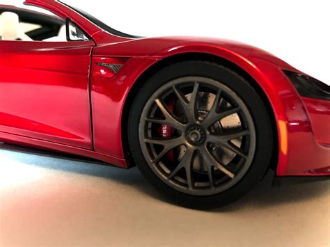 Up close look at the Tesla Roadster 1:18 scale diecast - Drive Tesla Canada