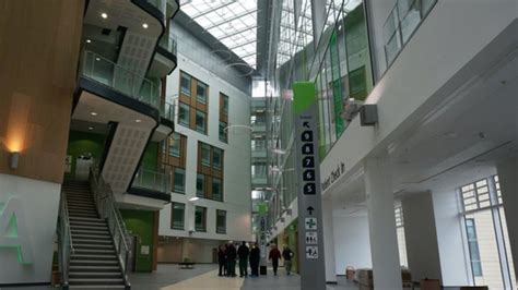 Bristol's £430m Southmead Hospital completed - BBC News