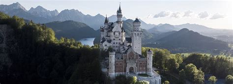 Schloss Neuschwanstein (Neuschwanstein Castle) - Museen in Bayern