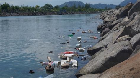 Pantai Wisata Di Banda Aceh Dicemari Sampah Kumparan