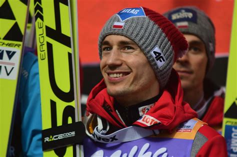 PŚ w Vikersund Kamil Stoch wygrał kwalifikacje Żyła zawalił skok