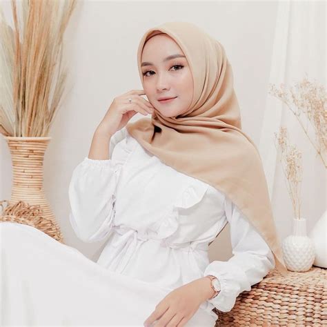 Hijab Segiempat Bella Square Warna Kerudung Polycotton Segi Empat