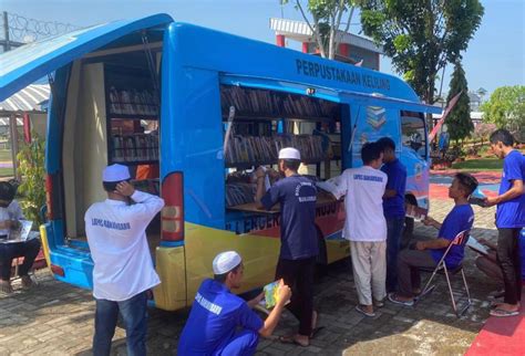 Tingkatkan Literasi Pusling Dispersip Kalsel Disambut Antusias Warga