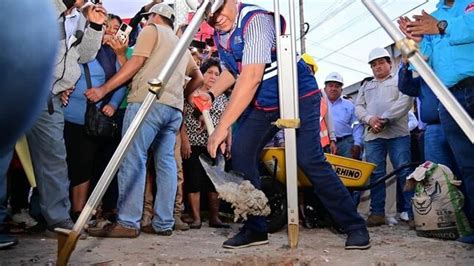 Alcalde Vladimir Chong Presente En Entrega De Terreno Y Puesta De