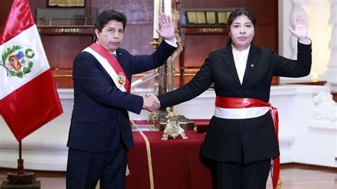 Presidente Castillo Toma Juramento A Betssy Chavez Chino Como Jefa Del