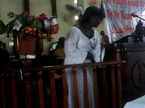 Liberian Gospel Singer - YouTube