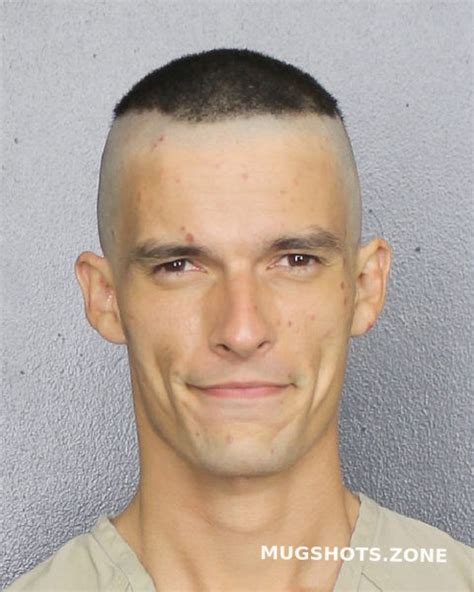 CASAL LORENZO 02 03 2021 Broward County Mugshots Zone