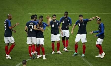 Pogba và Griezmann thư giãn trước chiến dịch World Cup 2018 Báo Dân trí