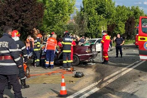 Accident pe strada Matei Corvin Impact violent între un BMW și un TIR