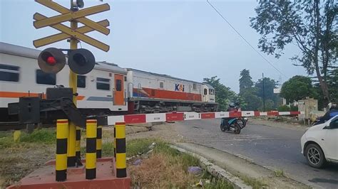 Railroad Crossing Indonesia Palang Pintu Kereta Api Ka Jaka Tingkir