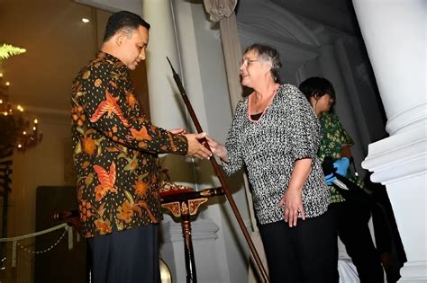 Kisah Anies Terima Tongkat Pangeran Diponegoro Dari Belanda IDNTribune