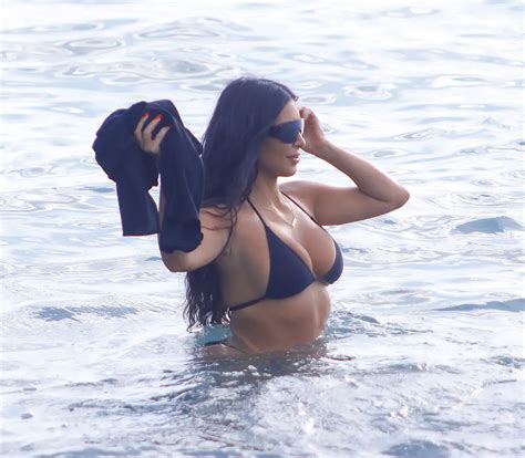 Kim And Kourtney Kardashian In Bikinis On Vacation In Costa Rica 06 20