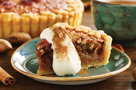 Southern Pecan Pie with Bourbon Whipped Cream - TheWineBuzz