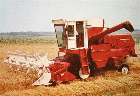 Ih 715 Combine Classic Tractor Old Tractors Farmall Tractors