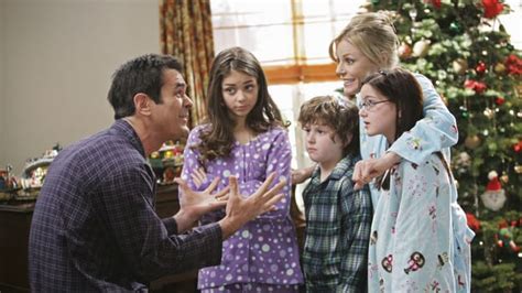 Watch Modern Family Season 1 Episode 10 Online - TV Fanatic