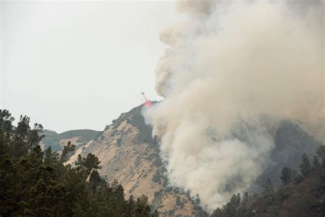 2 more firefighters hurt battling blaze near Yosemite