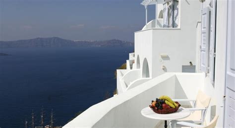 Tzekos Villas Hotel, Thira, Greece | Discover & Book | The Hotel Guru