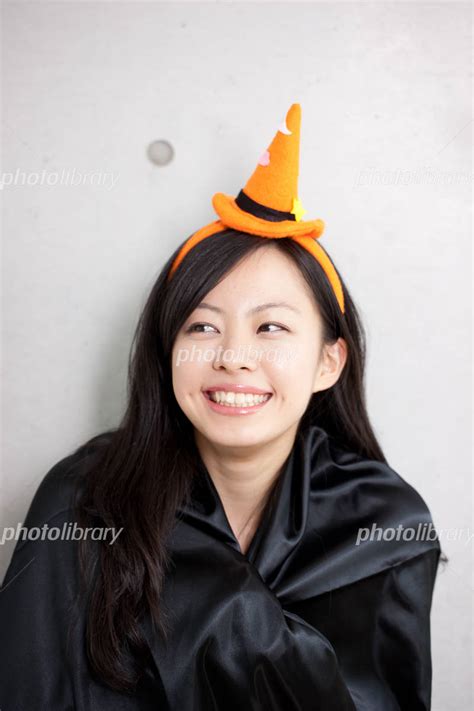 ハロウィンの仮装をした女性 写真素材 971457 フォトライブラリー Photolibrary