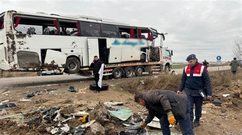 Yozgat Ta Kontrolden Kan Yolcu Otob S Devrildi Kazada A R