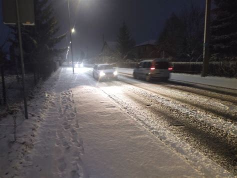 Uwaga Na Drogach Sypie W Radomiu Jest Lisko Trudne Warunki Dla