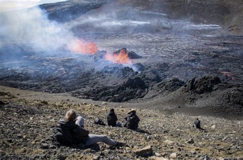 Nueva Erupci N De Volc N En Islandia Con Chorros De Lava Que Alcanzaban